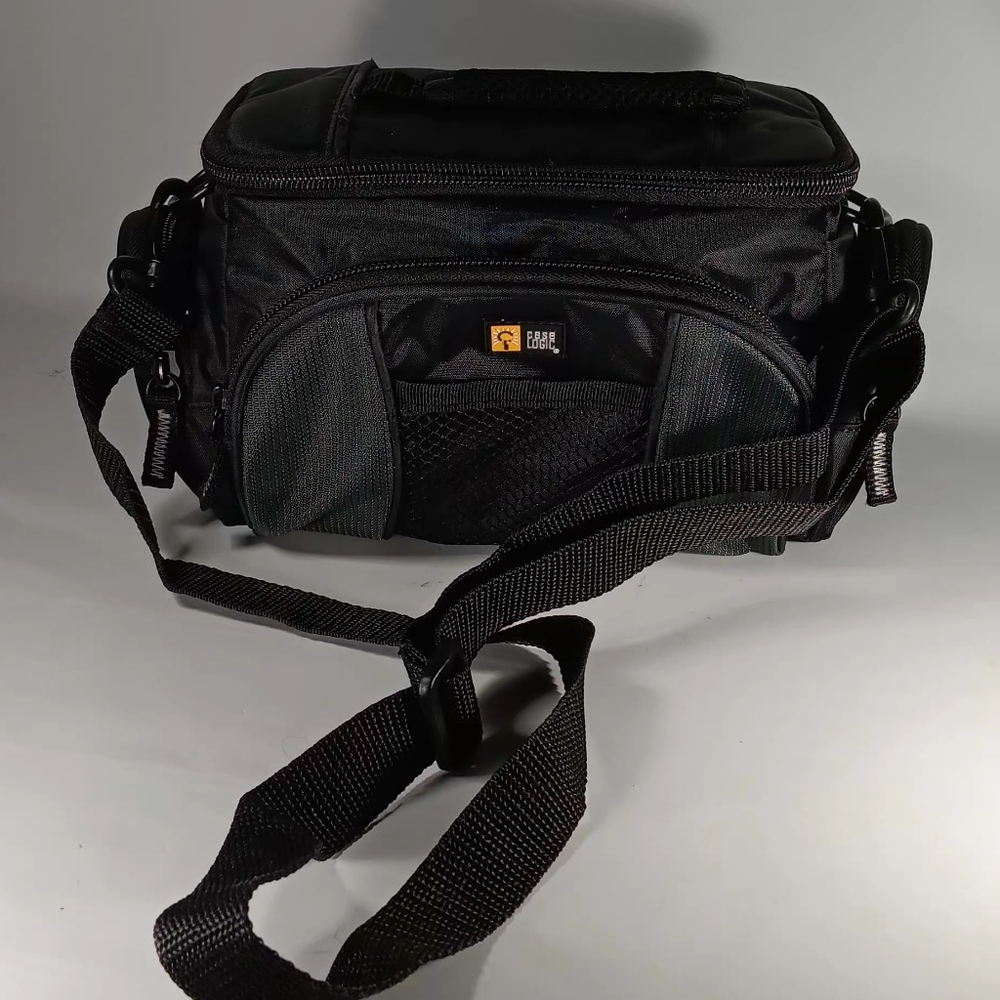 Case Logic Medium Camera Case